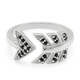 Anillo en plata con Espinela negra