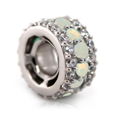 Colgante en plata con Ópalo de Welo (MONOSONO COLLECTION)