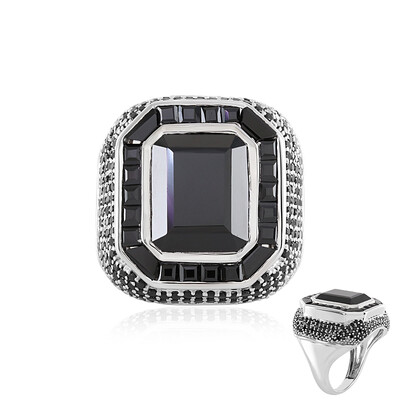 Anillo en plata con Espinela negra