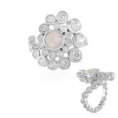Anillo en plata con Ópalo de Welo(Adela Silber)