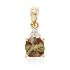 Colgante en oro con Andalucita