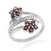 Anillo en plata con Rodolita