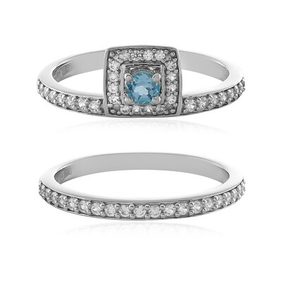 Anillo en plata con Topacio azul suizo