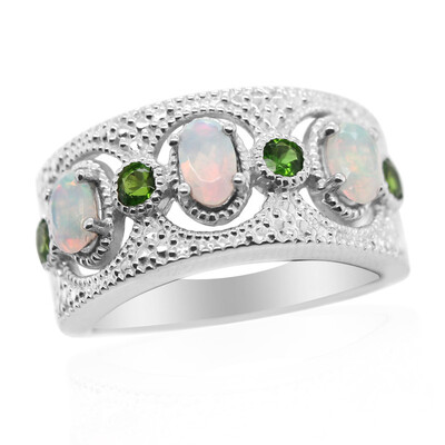 Anillo en plata con Ópalo de Welo