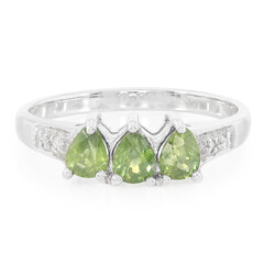 Anillo en plata con Zafiro verde AAA
