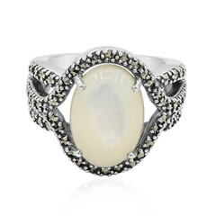 Anillo en plata con Nácar