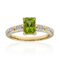 Anillo en oro con Peridoto de Arizona (Amanda Adkins)