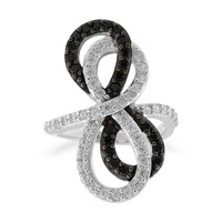 Anillo en plata con Espinela negra