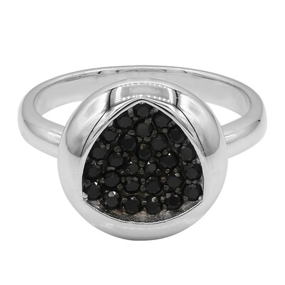 Anillo en plata con Espinela negra