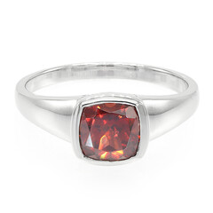 Anillo en plata con Granate de Mozambique