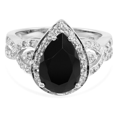 Anillo en plata con Espinela negra