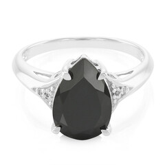 Anillo en plata con Espinela negra