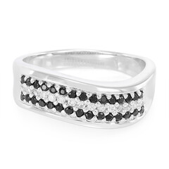 Anillo en plata con Espinela negra