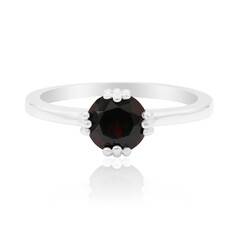 Anillo en plata con Granate