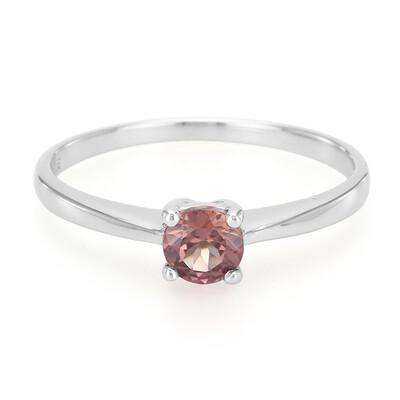 Anillo en plata con Granate de Malaya