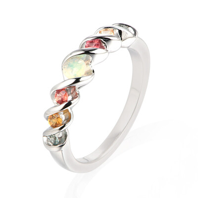 Anillo en plata con Ópalo de Welo