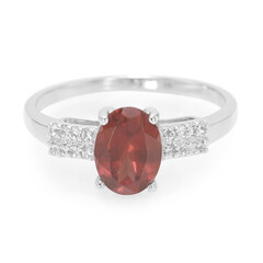 Anillo en plata con Granate de Malaya