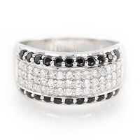 Anillo en plata con Espinela negra