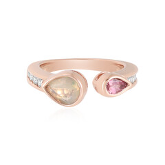 Anillo en plata con Ópalo de Welo (Adela Silber)