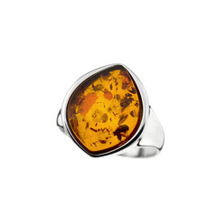 Anillo en plata con Ámbar báltico