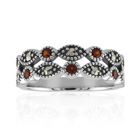Anillo en plata con Granate de Mozambique