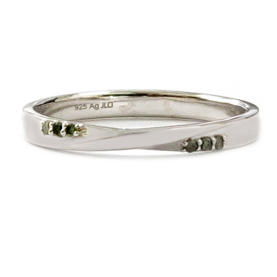Anillo en plata con Diamante verde