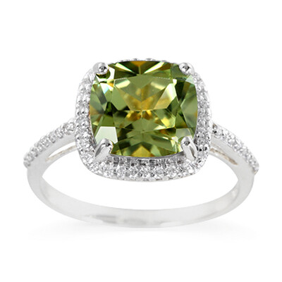 Anillo en plata con Zultanita