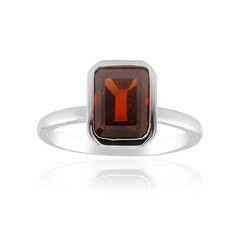 Anillo en plata con Granate de Mozambique