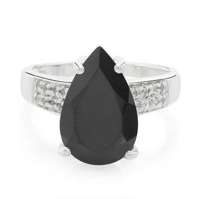 Anillo en plata con Espinela negra