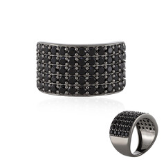 Anillo en plata con Espinela negra