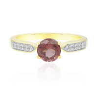 Anillo en oro con Apatita roja