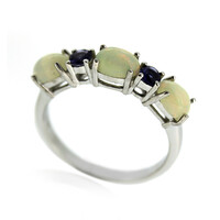 Anillo en plata con Ópalo de Welo
