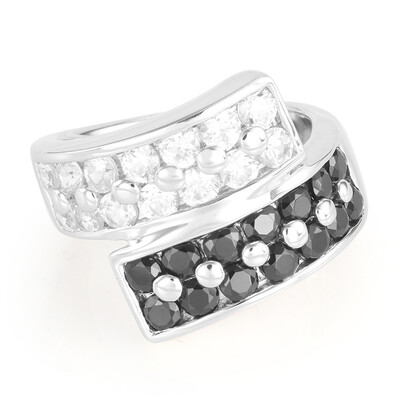 Anillo en plata con Espinela negra