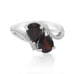 Anillo en plata con Granate