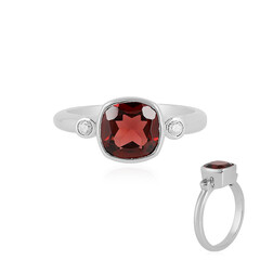 Anillo en plata con Granate de Mozambique