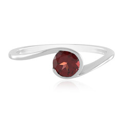 Anillo en plata con Granate de Mozambique