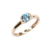 Anillo en oro con Zircón de Ratanak Kirí