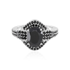 Anillo en plata con Espinela negra