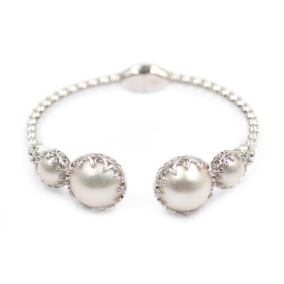 Brazalete en plata con Perla Mabe (Dallas Prince Designs)