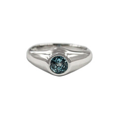 Anillo en plata con Zircón de Ratanak Kirí