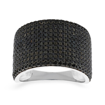 Anillo en plata con Espinela negra