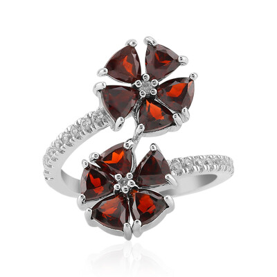 Anillo en plata con Granate