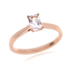Anillo en oro con Berilo rosa no calentado