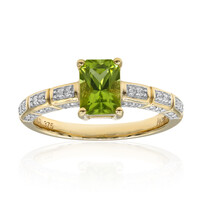 Anillo en oro con Peridoto de Arizona (Amanda Adkins)