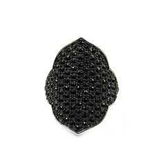 Anillo en plata con Espinela negra