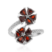 Anillo en plata con Granate