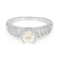 Anillo en plata con Piedra de Luna arcoíris
