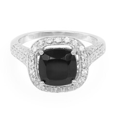 Anillo en plata con Espinela negra