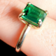 Anillo en oro con Turmalina de Golconda (CUSTODANA)