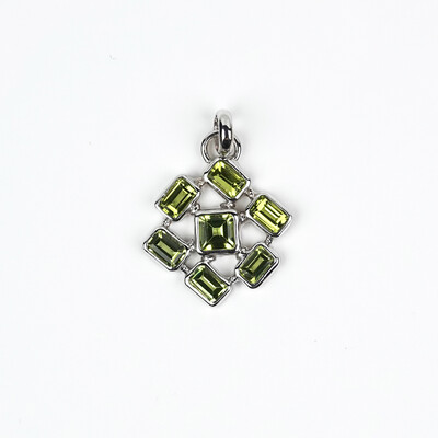 Colgante en plata con Peridoto